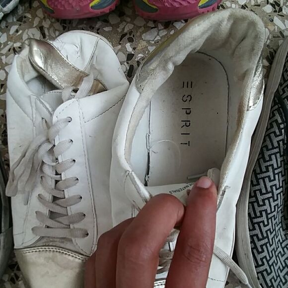 Bundle of shoes And Sneakers - Picture 4 of 7